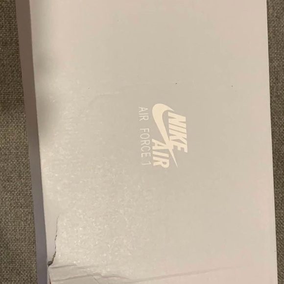 Blue Nike airforce 1’s women size 7. Never worn before - Picture 2 of 4